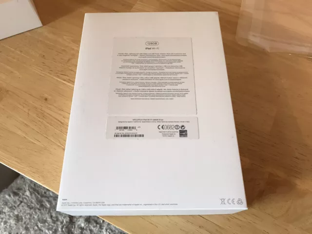 Apple iPad (2017) 128GB WiFi Silber, OVP, Guter Zustand