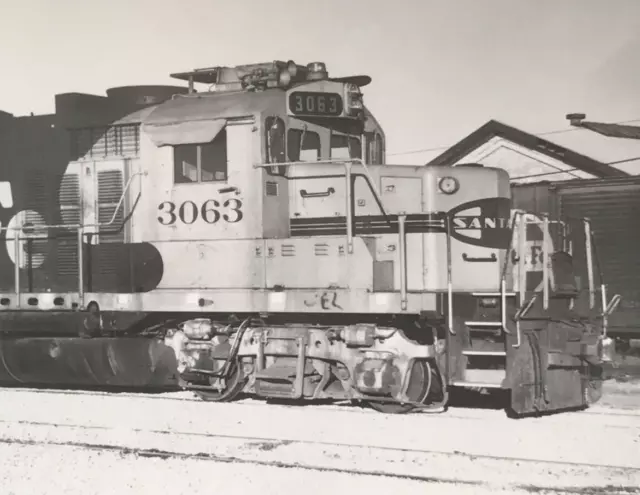 Atchison Topeka & Santa Fe Railway Railroad ATSF #3063 GP20u Electromotive Photo