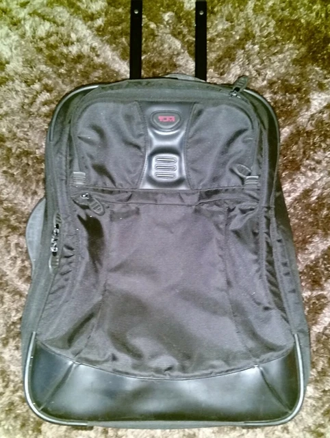 Tumi Luggage(Black)Expandable 22" Carry-on 2-wheeled  w/tracking tags(PreOwned)