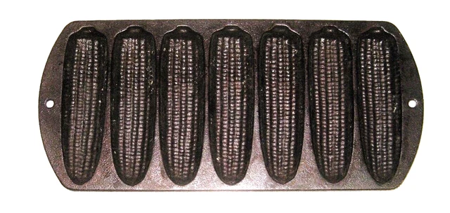 Antique / OLD Vintage Cast Iron GATE MARK Lodge Cornbread Pan Made in USA