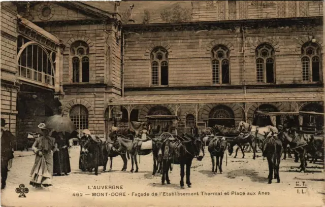 CPA Le MONT-DORE Facade de l'Etabl. Thermal (721210)