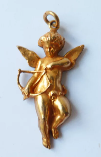 Pendentif en métal doré bijou ancien ange angel Amour Cupidon