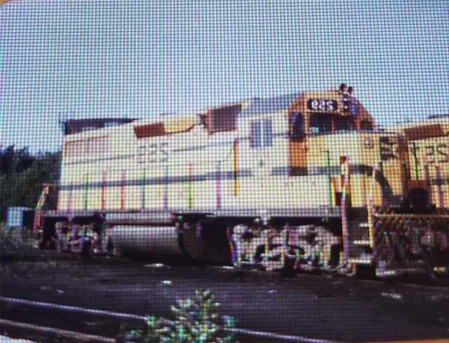 ORIG SLIDE - MAINE CENTRAL MEC Railroad 1967 259 GP-38 Portland Maine z8021