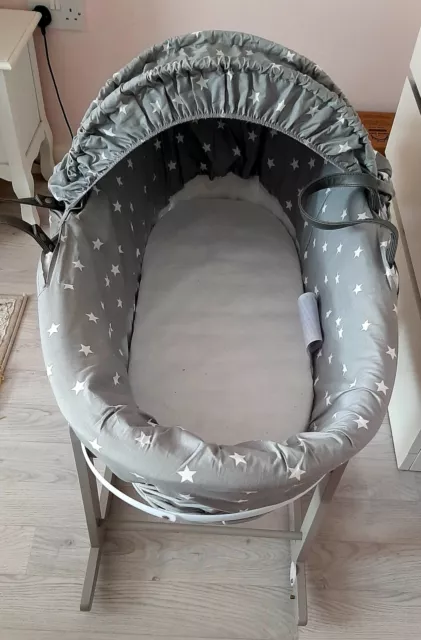 Wicker Baby Deluxe Palm Moses Basket & Rocking Stand - Grey / White Stars