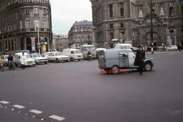 #SLP- ff Vintage 35mm Slide Photo-Paris France Street Scene-Good Shot- 1974