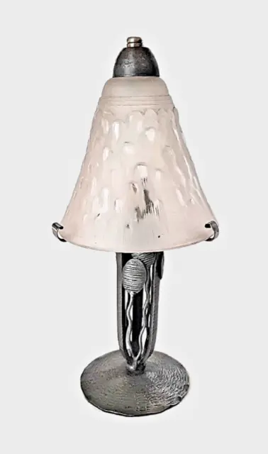 MULLER Freres Art Deco lamp, shade is "rain drop" model beautiful lit, antique