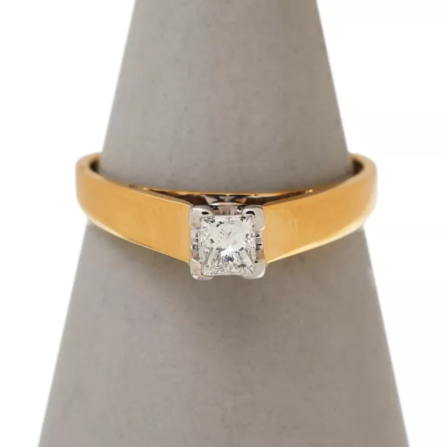 Pre-Owned 18ct Gold Princess Cut Solitaire Diamond Ring