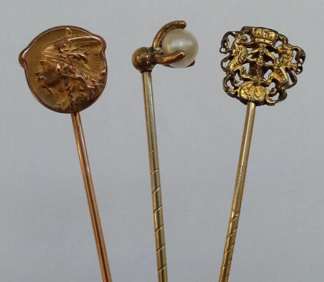 épingle à Cravate , Essex Cristal. Or 18 K