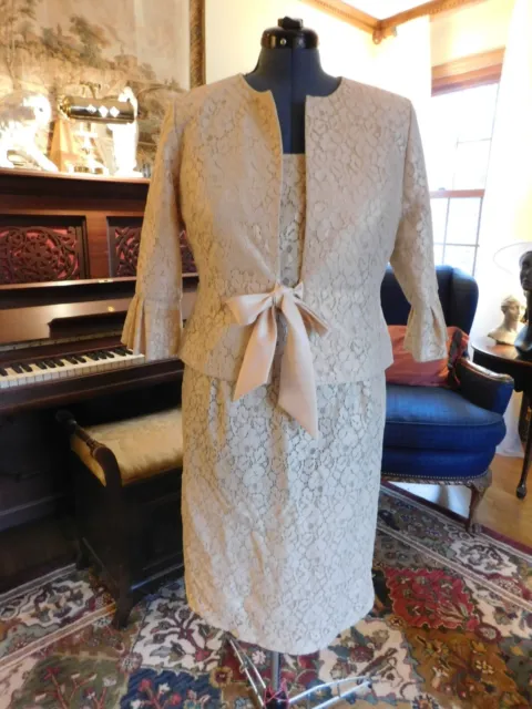 Beautiful" R&M Richards" Very Light Gold Thread Lace Sheath Dress & Jacket S 12