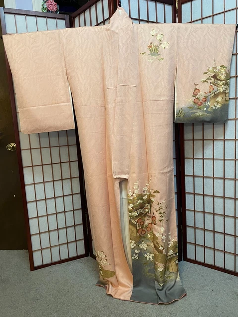 Vintage Silk Kinsai Houmongi Kimono with Heian Figures 3