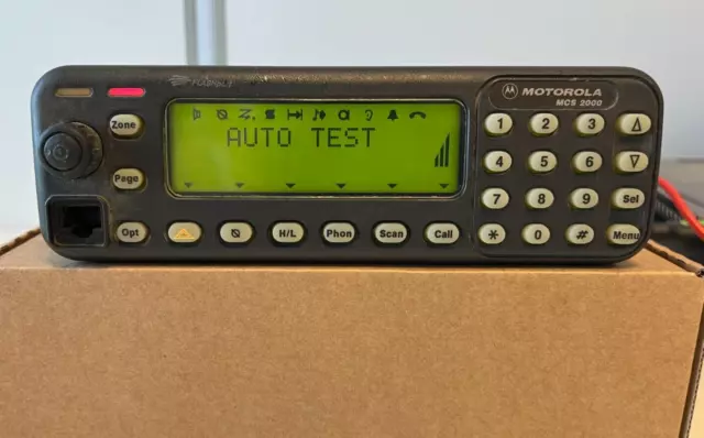 MCS2000 UHF MOTOROLA 403-470 MHz M01RHN9PW5AN  WITHOUT ACCESSORIY (TEST & CLEAN)