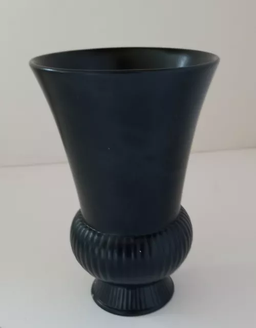 Wedgwood Eturia and Barlaston Ravenstone Black Ribbed Thistle Vase