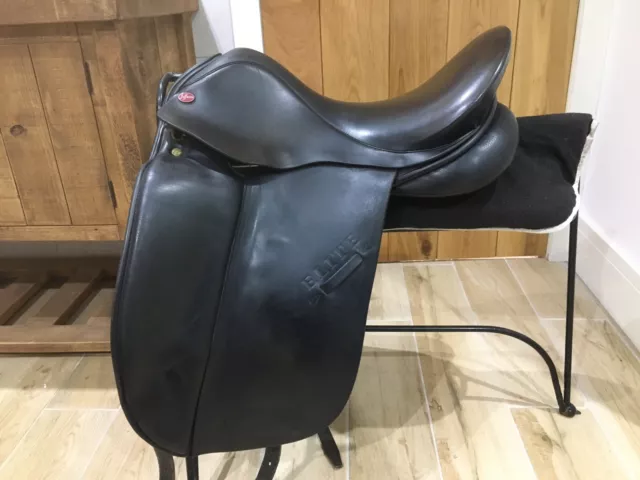 17.5” Jeffries Elite Dressage Saddle Wide Fit Black Front Gussets