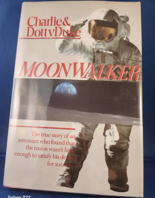 CHARLIE DUKE Signed book 10th Man "MOONWALKER" Apollo 16 NASA HC 1990