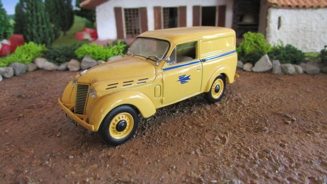 Renault R2101 la Poste Dauphinoise 1963 Universal Hobbies