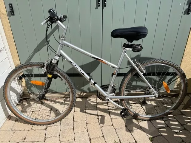Gourde DUNLOP + support en métal 750 ml vélo porte bidon blanc pas cher 