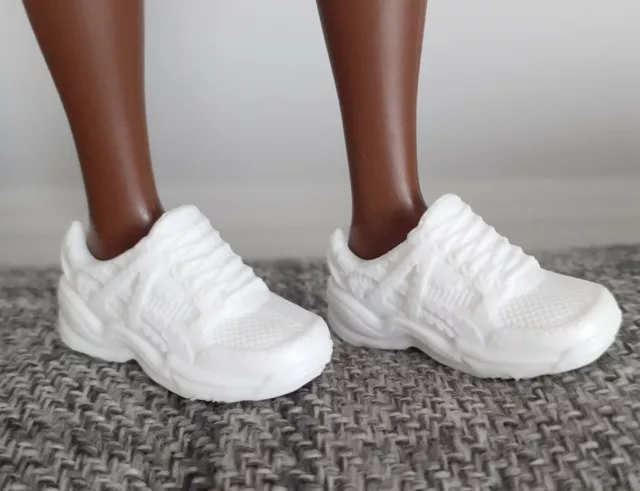 Barbie Doll Clothes. Fashionista #186 Curvy Fab White Trainers. NEW!!