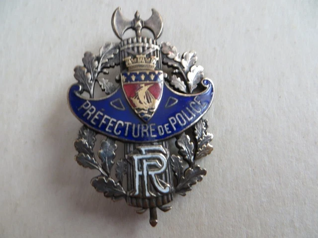 MILITARIA ANCIEN INSIGNE émaillé A.C.G France avec son ruban année 1950