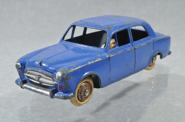 AB502 Dinky Toys France #24B Peugeot 203 R/-