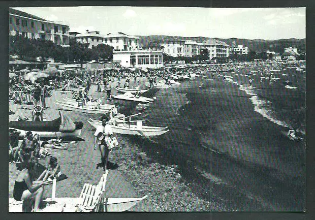 Diano Marina ( Imperia ) : La spiaggia - cartolina non viaggiata anni '60