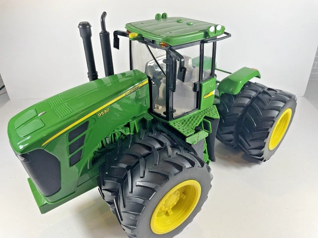 1/16 Britains Ertl John Deere 9530 4WD Wheel Tractor