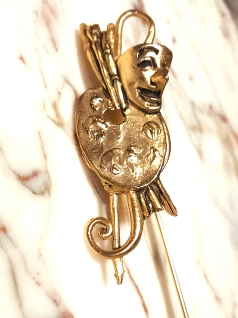 Broche vintage des années 40, broche pingouin en métal doré avec émail noir et blanc - objet de collection rare - France