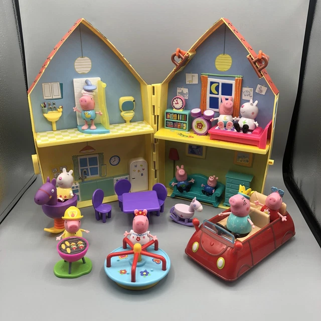 PEPPA PIG FOLDNCARRY Playset Yellow House with 10 Figures Car And