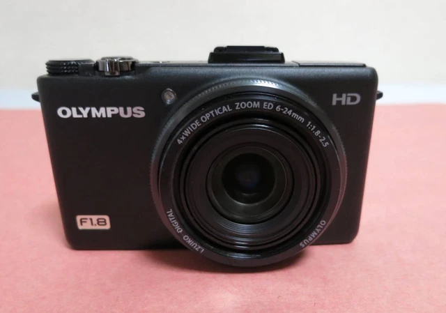 Olympus Stylus XZ-1 Digital Camera batterya color black f/1.8 Used
