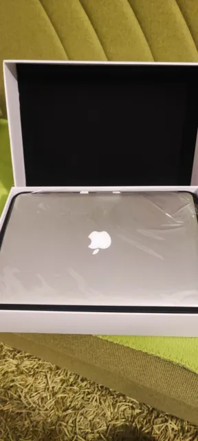 Apple MacBook Air 13,3" (128GB SSD, Intel Core i5 5.ª Generazione, 1,8 GHz, 8GB)