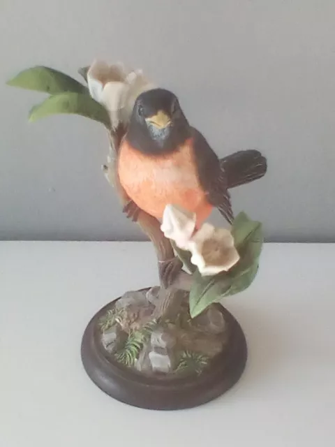 border fine arts Robin w/mountain larel figurine