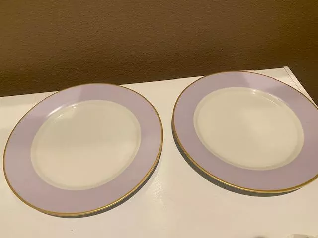Gorgeous Willaims Sonoma Pickard sheen gold 2 dinner plates lilac stunning