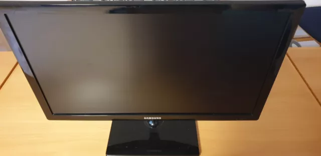 Samsung LS24C570HL Monitor Bildschirm Fernseher HD IPS neigbar HDMI neuwertig