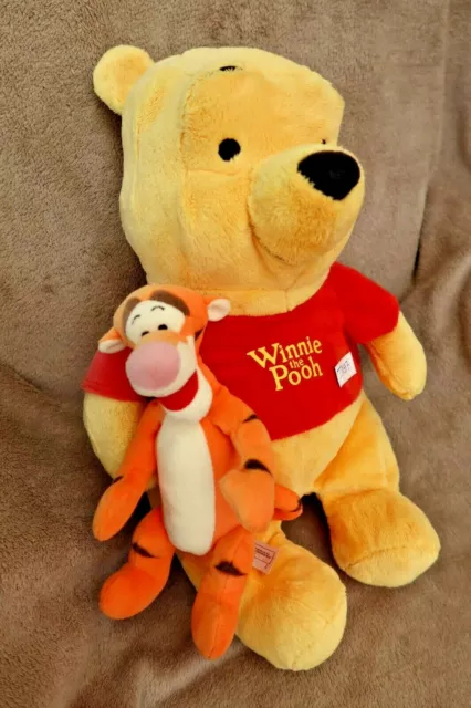 Peluche n°T197: Winnie l'ourson et  son doudouTigrou - Winnie the Pooh  35cm