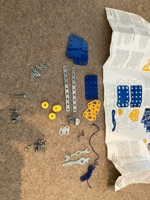 Meccano 1975 POCKET MECCANO SET complete with instructions unboxed