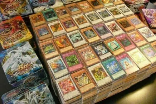 YU-GI-OH! LOTTO 50 CARTE Assortite Non Gradate a Prezzo Stracciato.