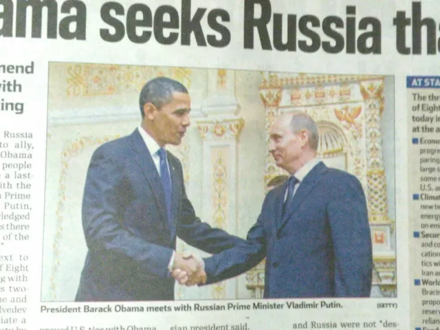 Michael Jackson Memorial, Pres Barack Obama Meets Vladimir Putin Handshake 2009