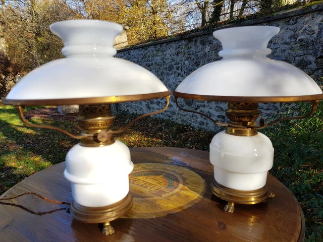 RARE PAIRE DE LAMPES en OPALINE et BRONZE, époque Napoléon III