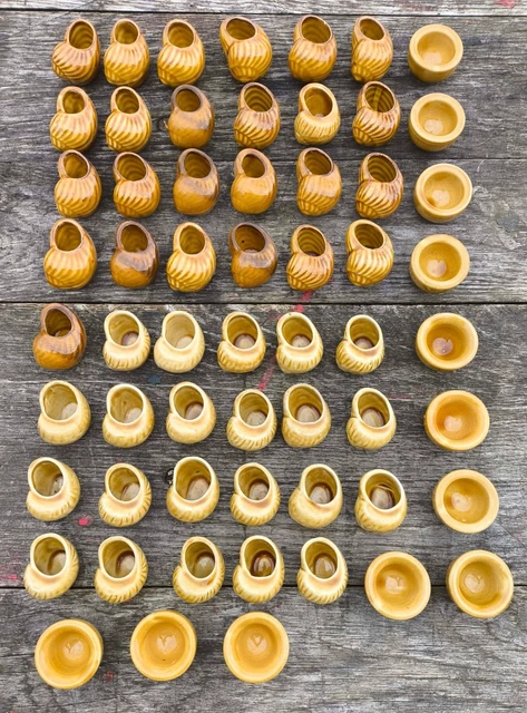 Lot De 62 Coquilles/godets à Escargots En Grès émaillé, Anciens Vintage, Beiges