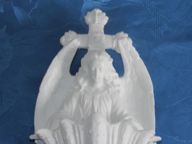 04J34 Old Great Benitier Guardian Angel In White Cookie Circa 1880 19Th Century 2