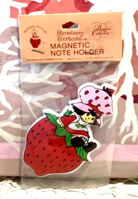 VINTAGE 1980s STRAWBERRY SHORTCAKE MAGNETIC NOTE HOLDERS NEW IN PACKET RARE