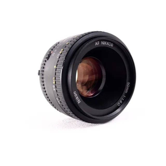 Nikon 50mm f/1.8D AF Nikkor Lens for Nikon Digital SLR Cameras