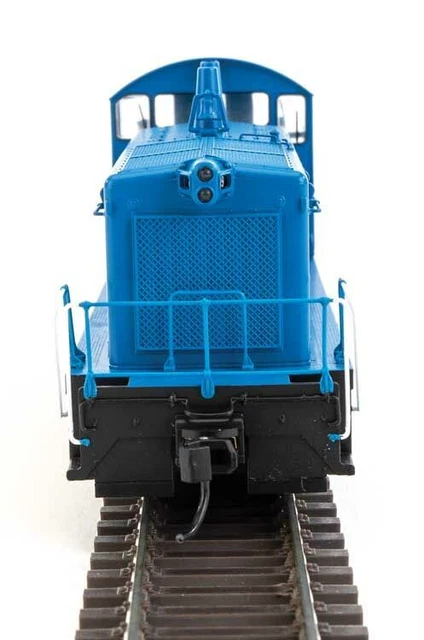 Walthers 910-20667 HO Conrail EMD SW7 PhII Diesel Loco w/ ESU Sound & DCC #8905