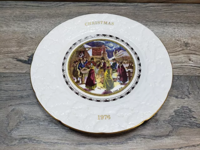 Coalport Fine Bone China Christmas Plate Holiday 1976 Xmas Eve vintage