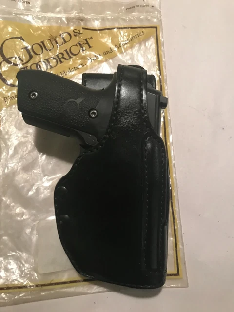Gould and Goodrich Duty Holster Model B720A RH Sig P229