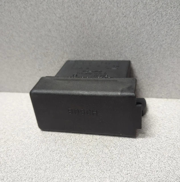 NOS BOSCH MERCEDES Diesel Glow Plug Relay 12V W201 190D 0333402515