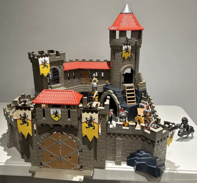 PLAYMOBIL 4865 ROYAL Lion Knights Castle Playset Mostly Complete