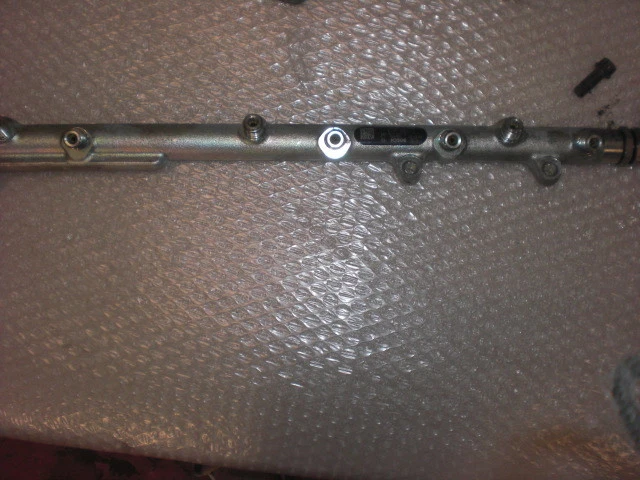 036996L5 Tuyau Injection BMW 530D E60 160KW D Aut 5P (2003) Remplacement Utilisé
