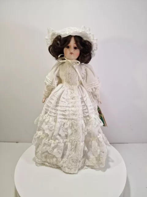 Victoria Ashlea Originals "Diana" Musical 16" Porcelain Doll LE 908/5000, C8te