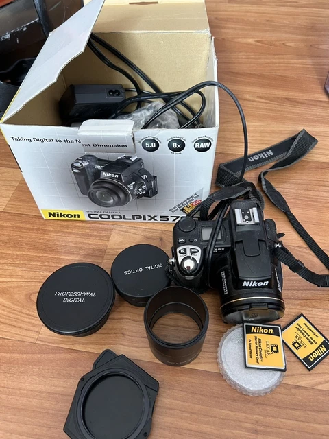 Nikon COOLPIX 5700 5.0 MP Digital Camera used