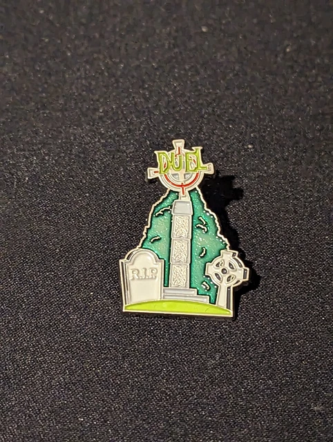 Duel Pin Badge - Alton Towers Resort - Merlin Entertainment